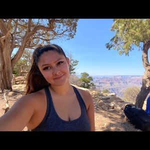 Meet your Posher, Becca